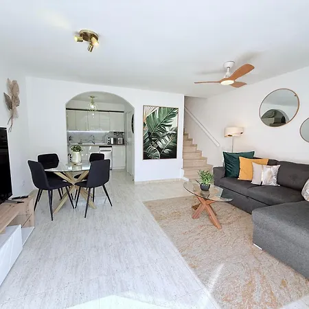 Hdfm Collection - Paradise Apartment